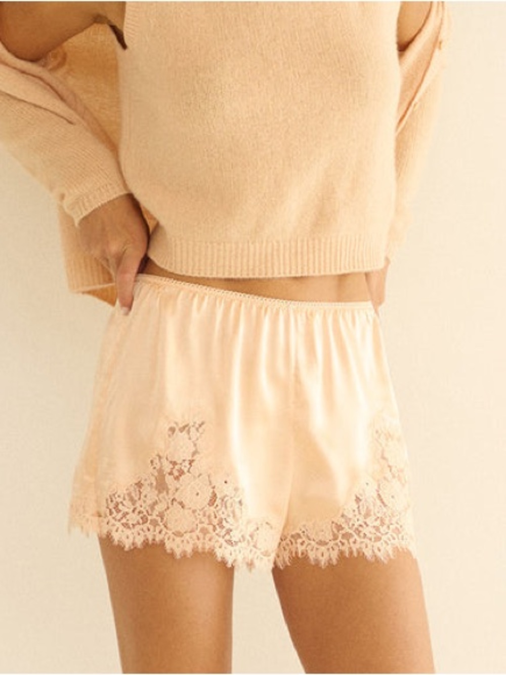 Doen Iona Silky Lace Trim Shorts - Peach - Picture 4 of 4